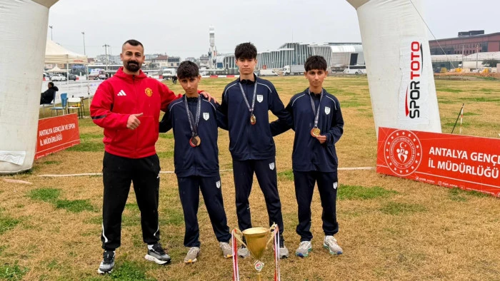 &Ccedil;aldıran İl&ccedil;e Takımı&rsquo;ndan Tarihi Başarı: T&uuml;rkiye Şampiyonu Oldu