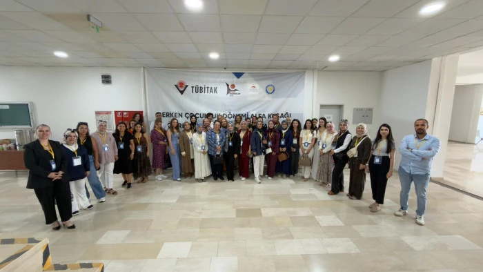 Diyarbakır&rsquo;da &ouml;ğretmenlere yapay zek&acirc; eğitimi: Hedef Alfa Kuşağına hazırlıklı eğitimciler