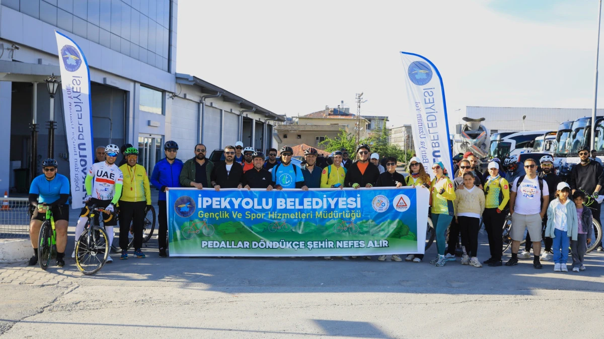D&Uuml;NYA BİSİKLET G&Uuml;N&Uuml;&rsquo;NDE PEDALLAR &Ccedil;EVRE İ&Ccedil;İN D&Ouml;ND&Uuml;
