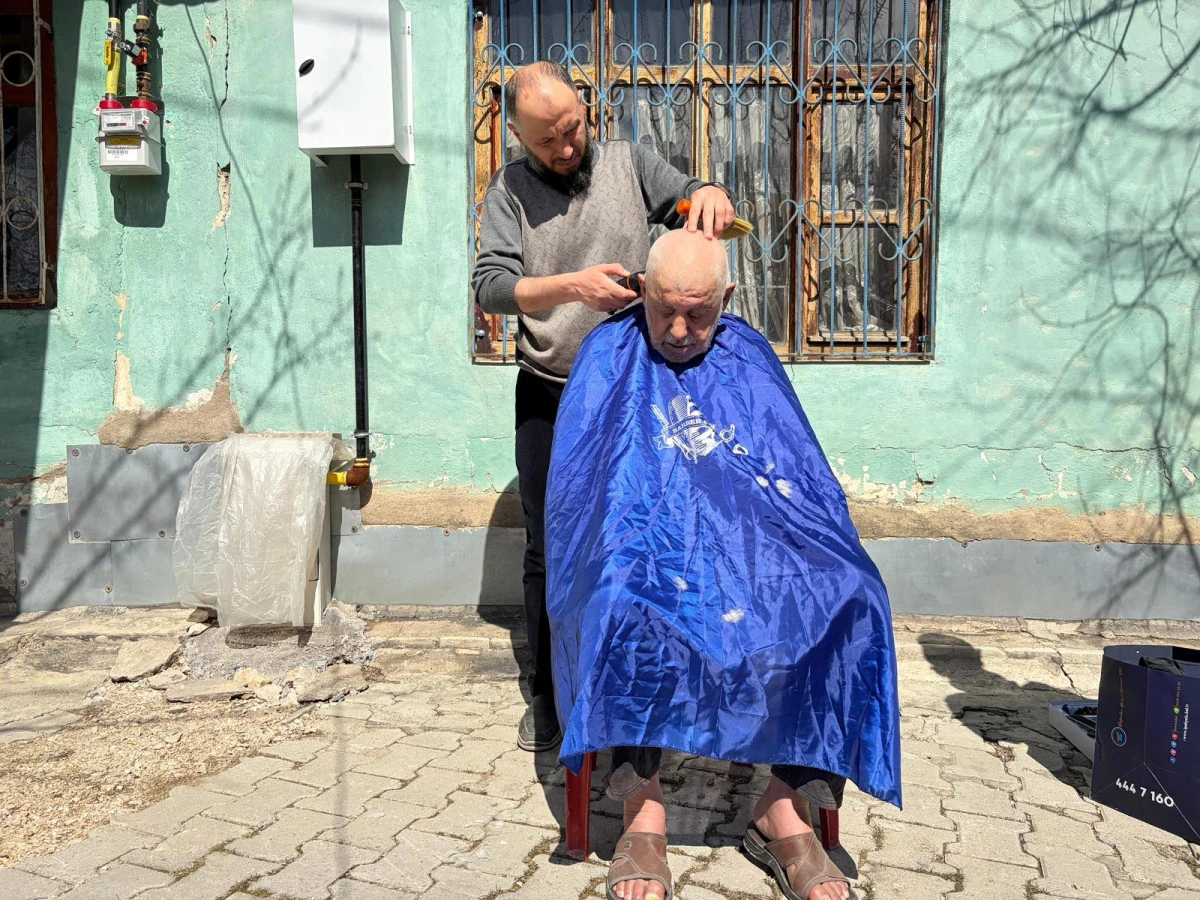 İPEKYOLU BELEDİYESİ&rsquo;NDEN &Uuml;CRETSİZ BAYRAM TIRAŞI