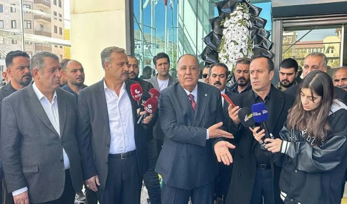 KANDAŞOĞLU'NDAN SİYASİ PARTİLERE SORUNLARIN ÇÖZÜMÜ İÇİN RAPOR GÖNDERDİ