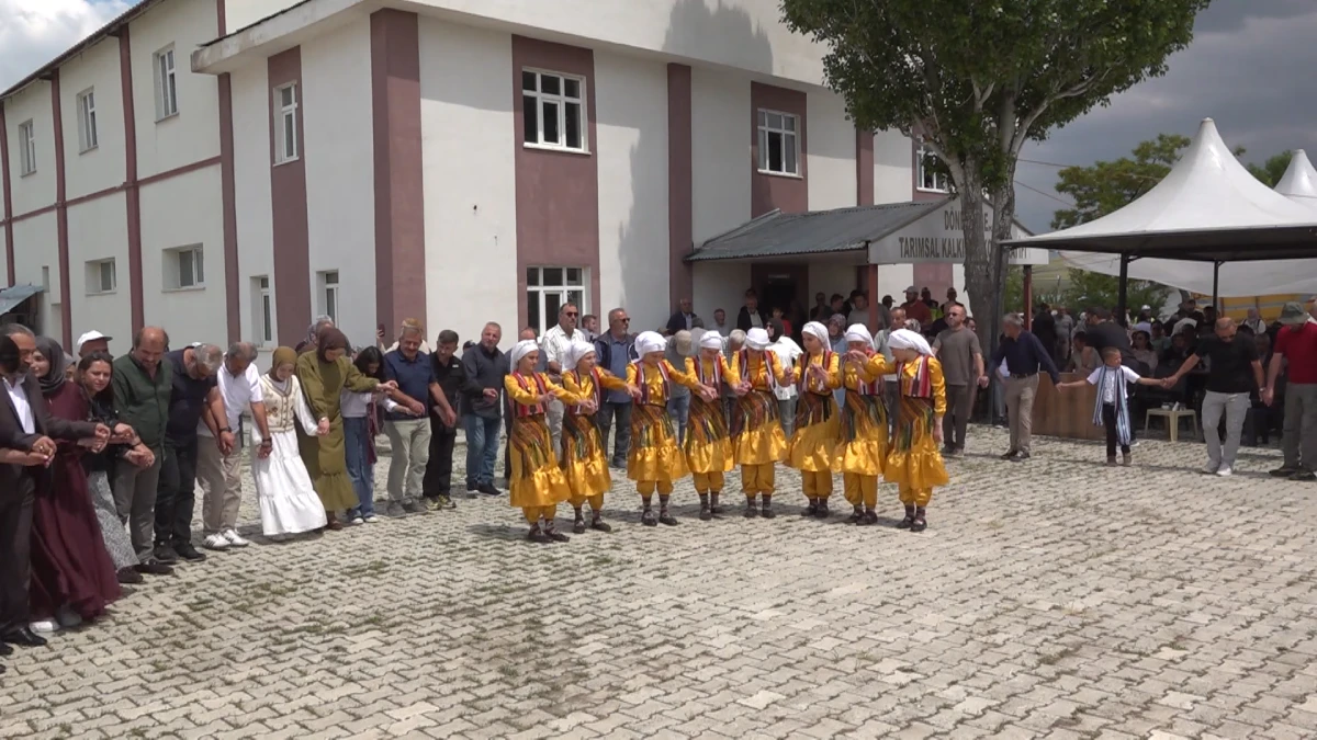 TRABZON'DAN VAN'A UZANAN G&Ouml;&Ccedil;&Uuml;N 61. YIL D&Ouml;N&Uuml;M&Uuml;