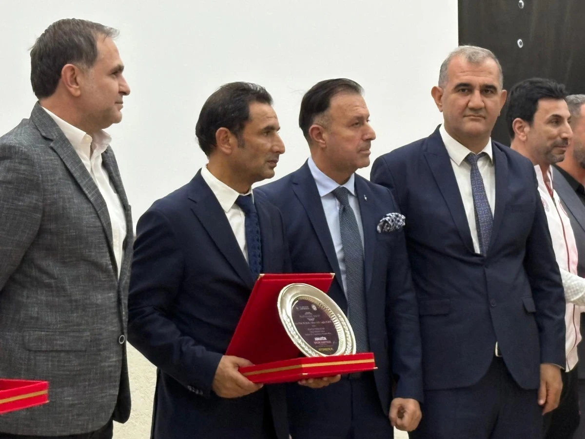 TRT KURDİ'YE 