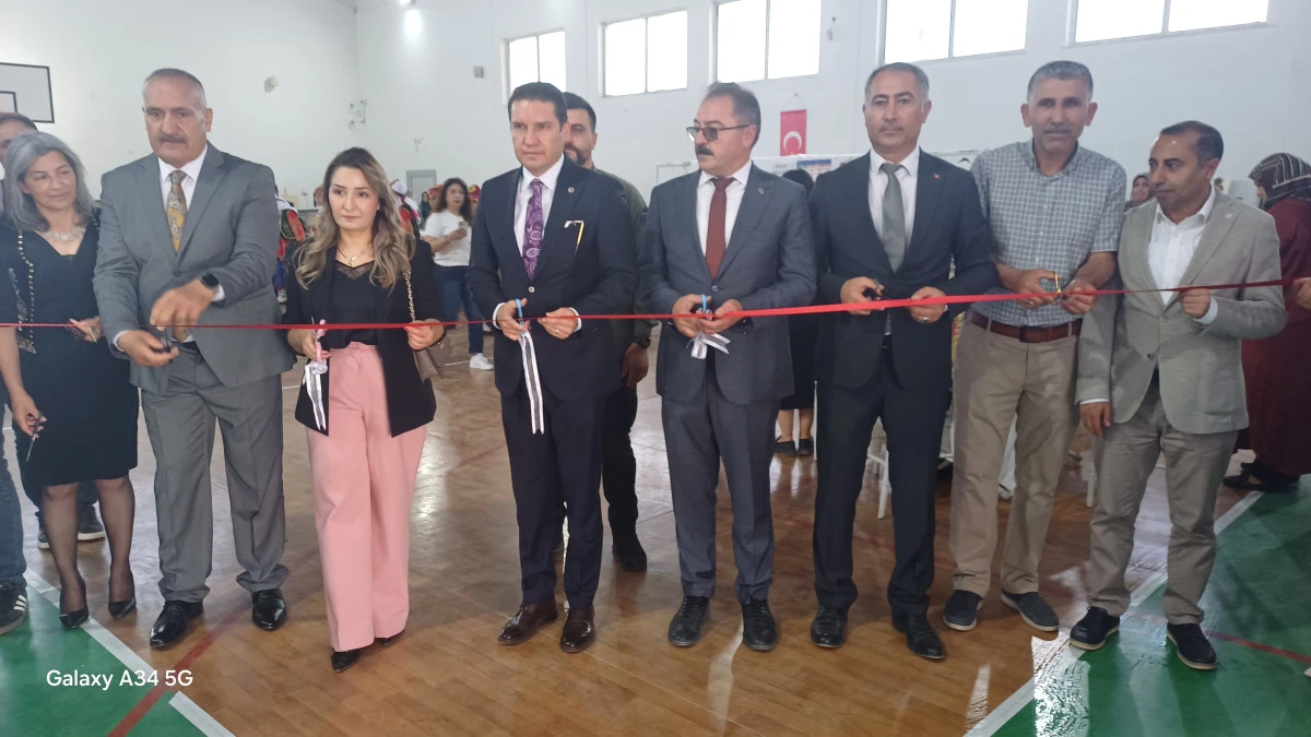 TUŞBA HALK EĞİTİM MERKEZİ VE ADEM'LERİN YILSONU SERGİSİ DÜZENLENDİ