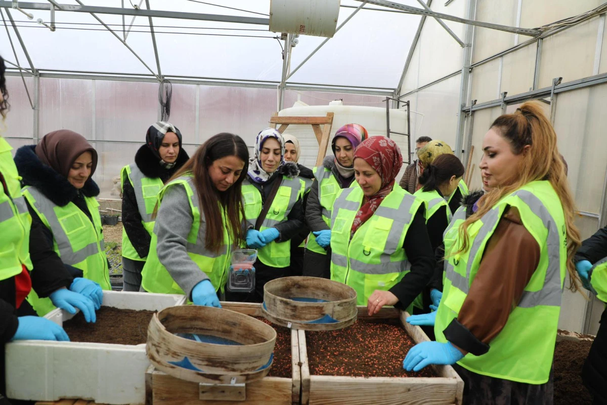 TUŞBA&rsquo;DA KADINLARA Y&Ouml;NELİK TARIMSAL &Uuml;RETİM &Ccedil;ALIŞMASI