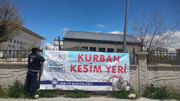 VAN EDREMİT BELEDİYESİ KURBAN KESİM ALANLARINI A&Ccedil;IKLADI