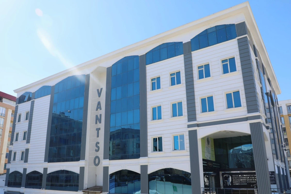 Van TSO'dan a&ccedil;ıklama: hava ulaşımı Van'ın y&uuml;kselen değerine g&ouml;lge d&uuml;ş&uuml;rmektedir!