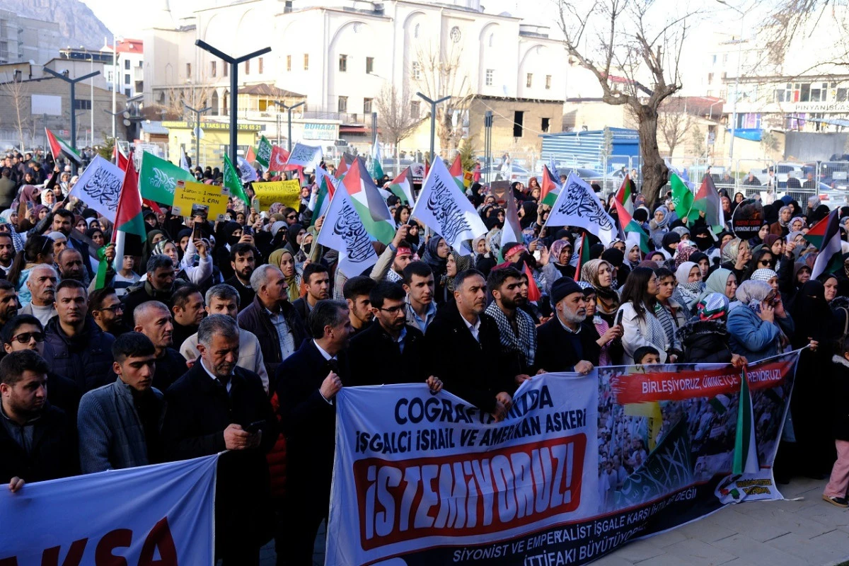 VAN&rsquo;DA ABD VE İSRAİL&rsquo;İN İŞGAL POLİTİKALARINA KARŞI Y&Uuml;R&Uuml;Y&Uuml;Ş