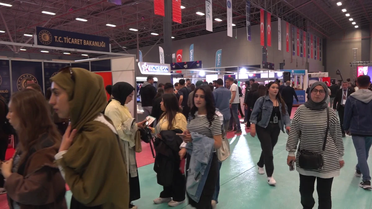 VAN&rsquo;DA A&Ccedil;ILAN KARİYER FUARI DAKAF-26&rsquo;YA YOĞUN KATILIM