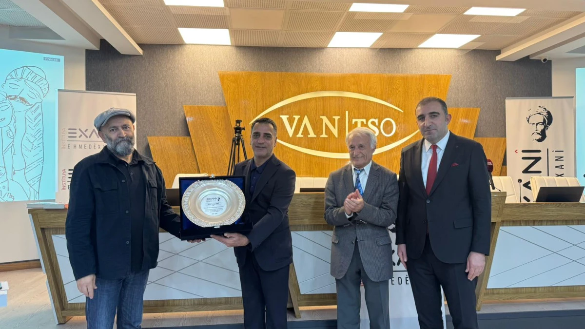 VAN’DA EHMEDÊ XANİ SEMPOZYOMU DÜZENLENDİ