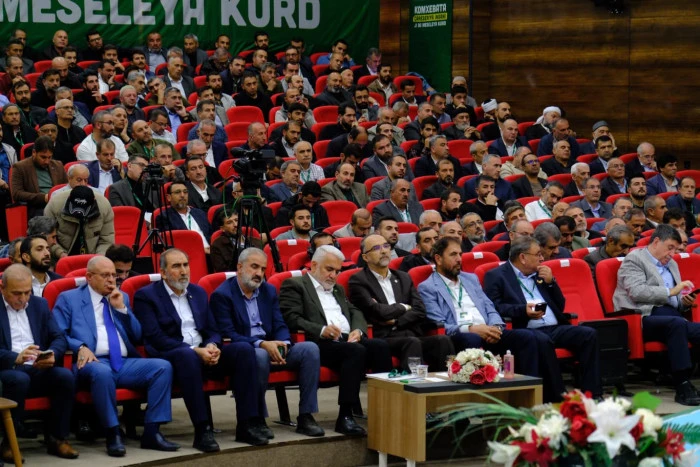 VAN'DA "KÜRT MESELESİNE İNSANİ ÇÖZÜM ÇALIŞTAYI" DÜZENLENDİ