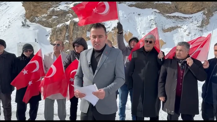 VAN'DAKİ &Ccedil;IĞ FACİASINDA HAYATINI KAYBEDEN 42 KİŞİ T&Ouml;RENLERLE ANILDI